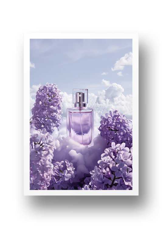 Poster - Parfüm Flakon in Flieder mit Wolken und Blüten
